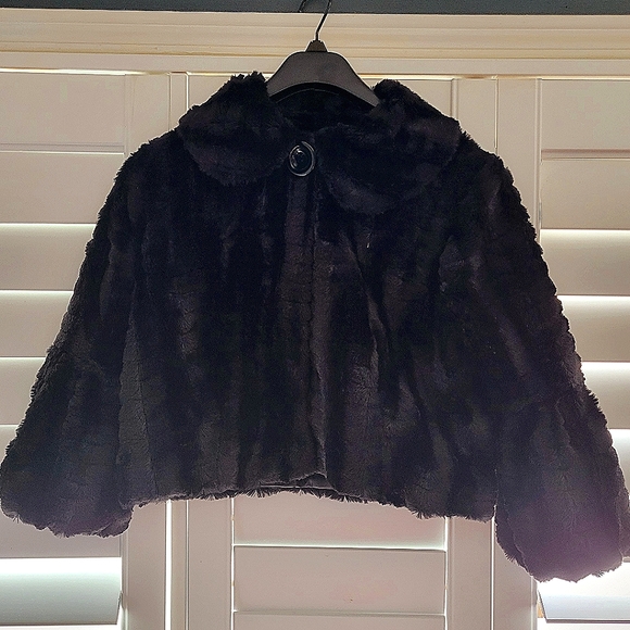 Cropped Faux Fur Jacket - Picture 8 of 8
